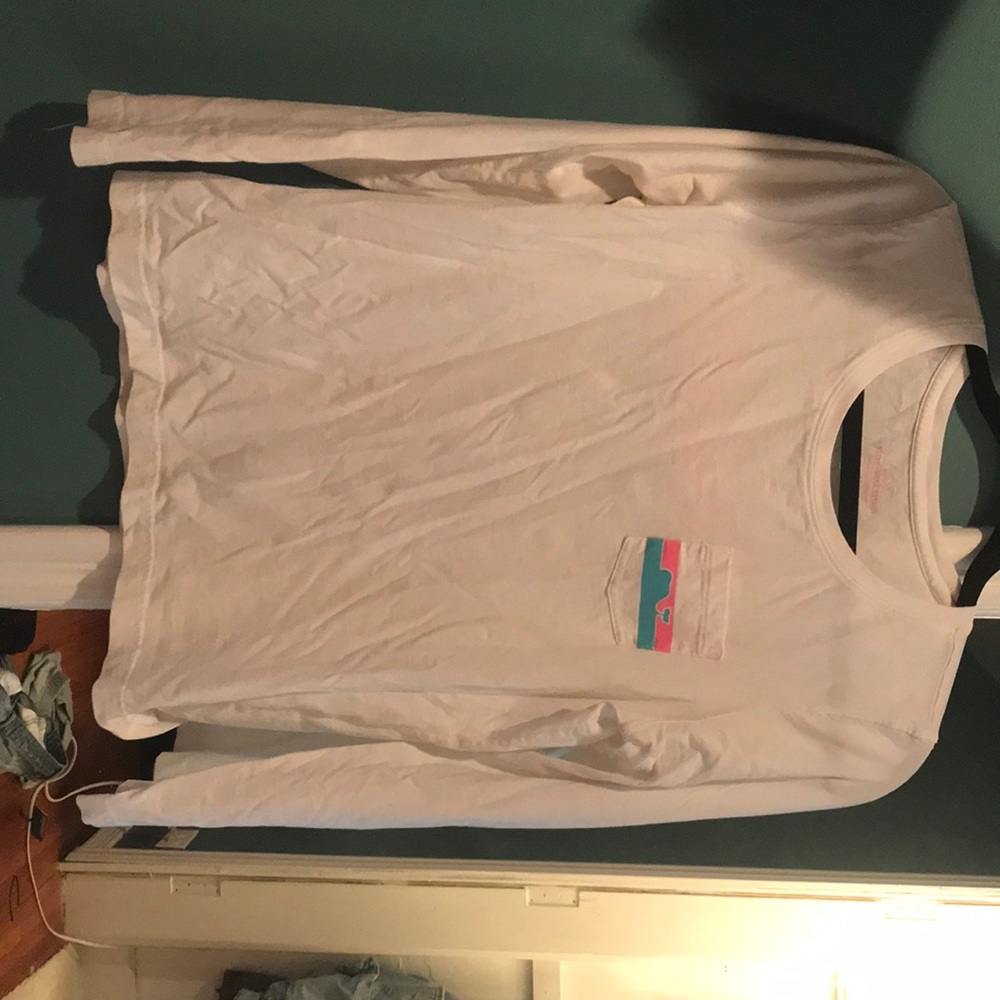 Vineyard vines T shirt
